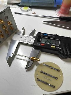 Messung eines Bauteils mit Messschieber