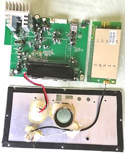 Zerlegte Elektronikkomponenten und Leiterplatten