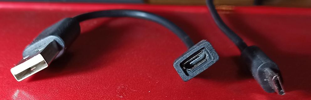 USB-Kabel mit verschiedenen Steckertypen