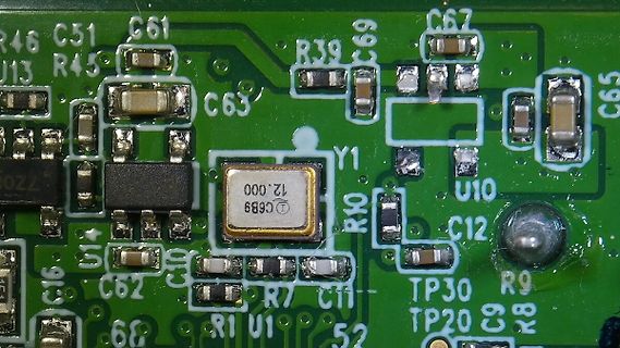 Makroaufnahme einer Leiterplatte mit elektronischen Bauteilen