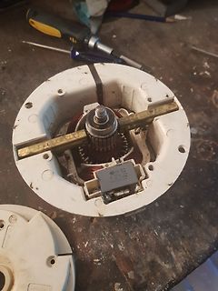 Innenansicht eines Elektromotors in Werkstatt