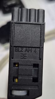 Elektrischer Steckverbinder mit Beschriftung
