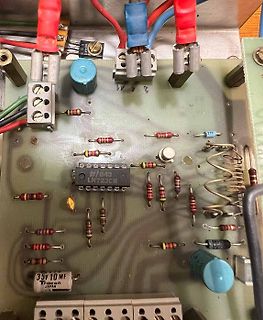 Bestückte Leiterplatte mit LM723CN Spannungsregler