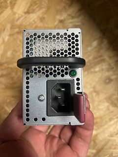 Rückseite eines Schaltnetzteils