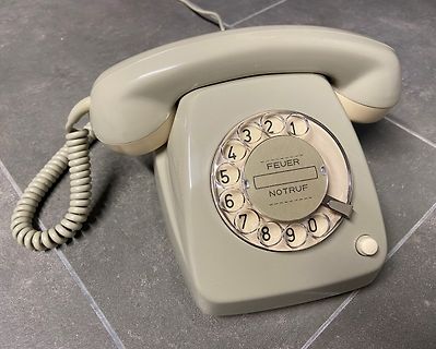 Altes Wählscheibentelefon