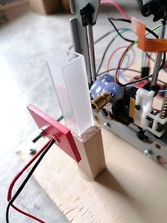 Prototypischer Aufbau mit Kunststoffprofil und Elektronikkomponenten