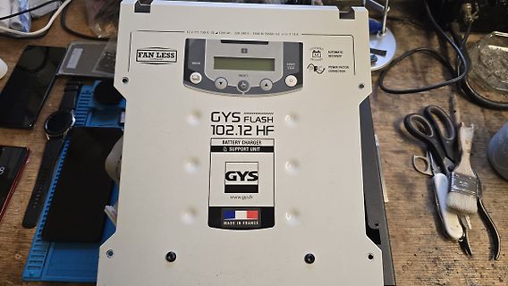 GYS FLASH 102.12 HF Batterieladegerät