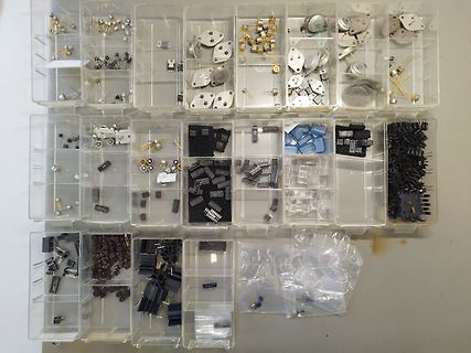 Sortimentsbox mit verschiedenen elektronischen Bauteilen