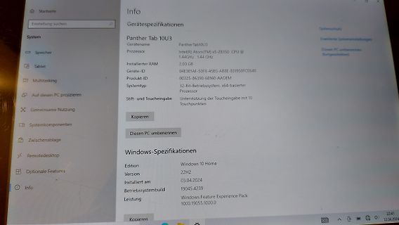 Windows-Systeminformationen auf einem Tablet-Bildschirm