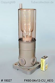 Elektronenröhre mit Vergleichsobjekt