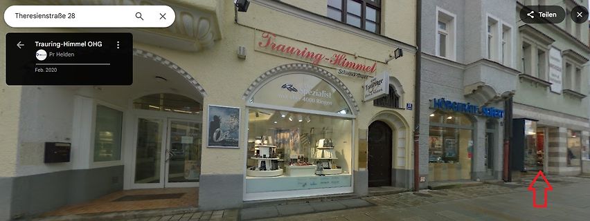 Straßenansicht eines Schmuckgeschäfts