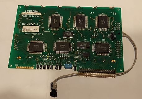 Leiterplatte mit Sanyo ICs und Hitachi Beschriftung