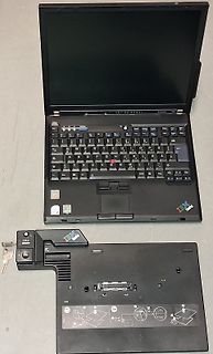 IBM ThinkPad Laptop und Unterseite