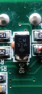 Nahaufnahme eines elektronischen Bauteils auf Leiterplatte