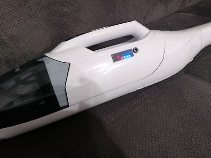 Handstaubsauger mit LED-Anzeige
