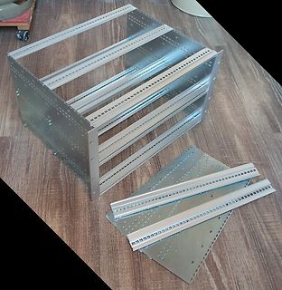 Metallgehäuse aus verzinktem Blech