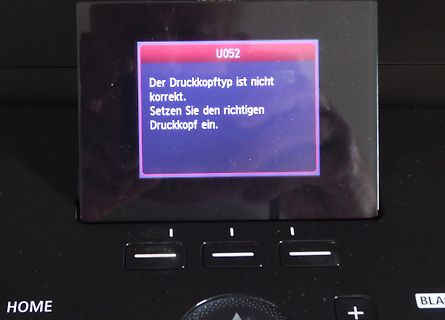 Display eines Druckers mit Fehlermeldung