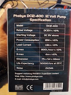 Verpackung einer Phobya DC12-400 12 Volt Pumpe