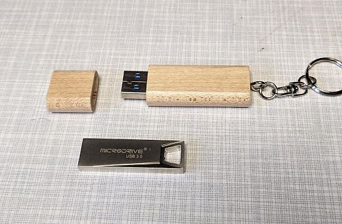 USB-Sticks aus Holz und Metall