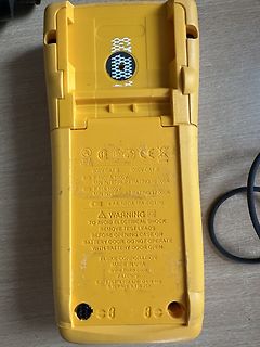Rückseite eines Fluke Multimeters
