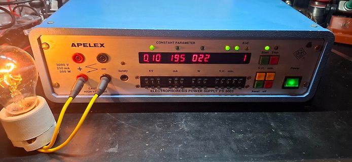 Apelex Elektrophorese-Netzteil mit Glühbirne