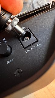 Netzteilanschluss mit DC-Hohlstecker