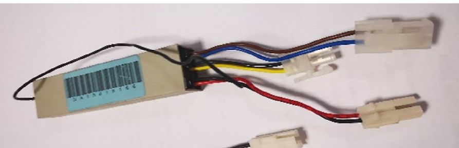 Lithium-Ionen-Akku mit Anschlusskabeln