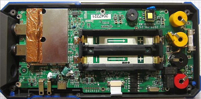 Innenansicht einer Leiterplatte mit Batteriefach