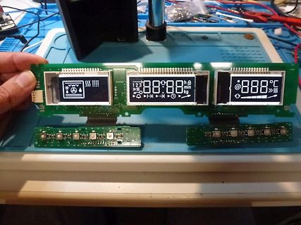 Leiterplatte mit drei LCD-Displays