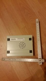 Elektronikgerät mit Lineal zur Größenbestimmung