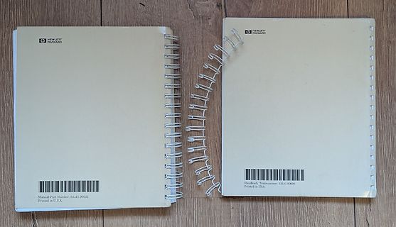 Zwei Handbücher von Hewlett Packard