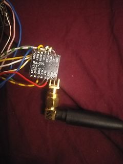 Funkmodul mit Antenne und Verdrahtung