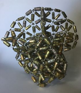 Skulptur aus Elektrolytkondensatoren
