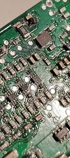 Nahaufnahme einer Leiterplatte mit SMD-Bauteilen