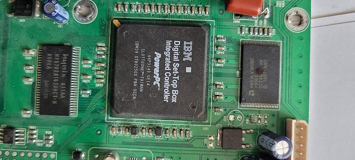 Nahaufnahme einer Leiterplatte mit integriertem Controller