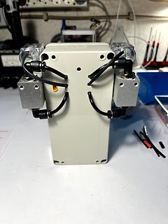 Pneumatische Ventilinsel mit Anschlüssen