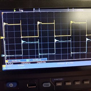 Oszilloskop-Display mit Rechtecksignal