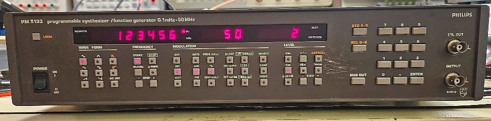 Philips PM 5193 programmierbarer Synthesizer / Funktionsgenerator