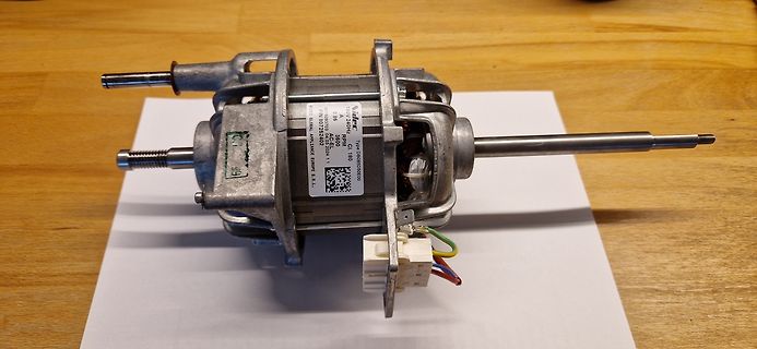 Elektromotor mit Typenschild