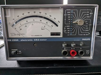 Philips PM 2504 elektronisches V-A-Ω Messgerät