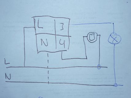 Handgezeichneter Schaltplan mit Steckdose und Lampe