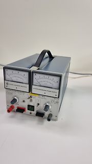 Labornetzteil von Rohde & Schwarz