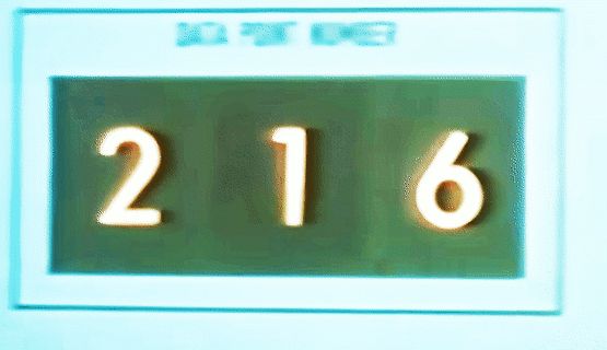 Digitalanzeige mit der Zahl 216