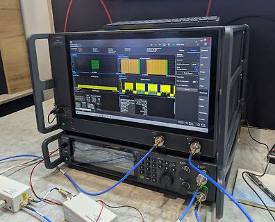 Keysight Signal Analyzer mit Messaufbau