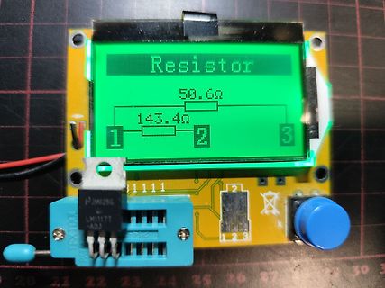 Prototyp-Platine mit LCD-Display und Spannungsregler
