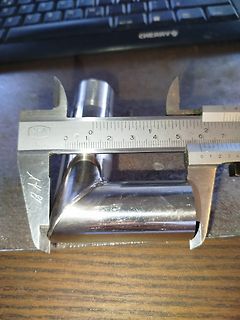 Metallrohr mit Messschieber