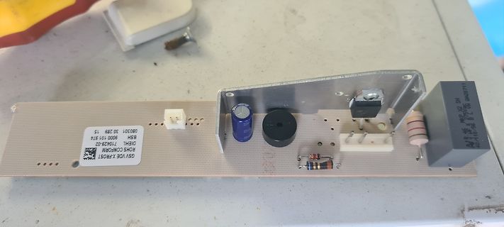 Elektronikplatine mit Bauteilen