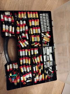 Sortiment an Elektrolytkondensatoren in einer Kunststoffbox