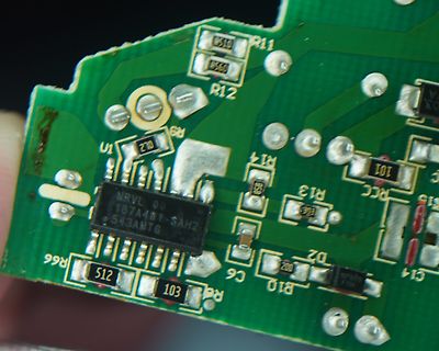 Nahaufnahme einer Leiterplatte mit SMD-Bauteilen