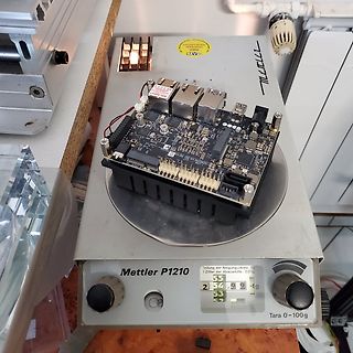 Leiterplatte auf einer Mettler Waage